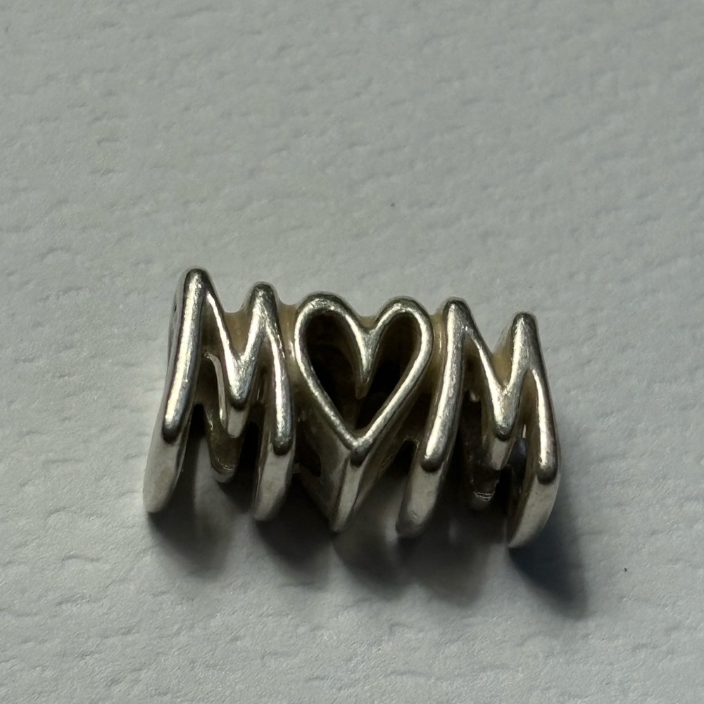 Pandora Silver 'MOM' Charm